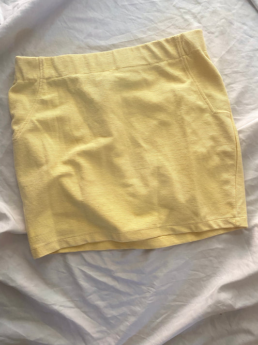 Mini-jupe jaune poussin — T.38-40