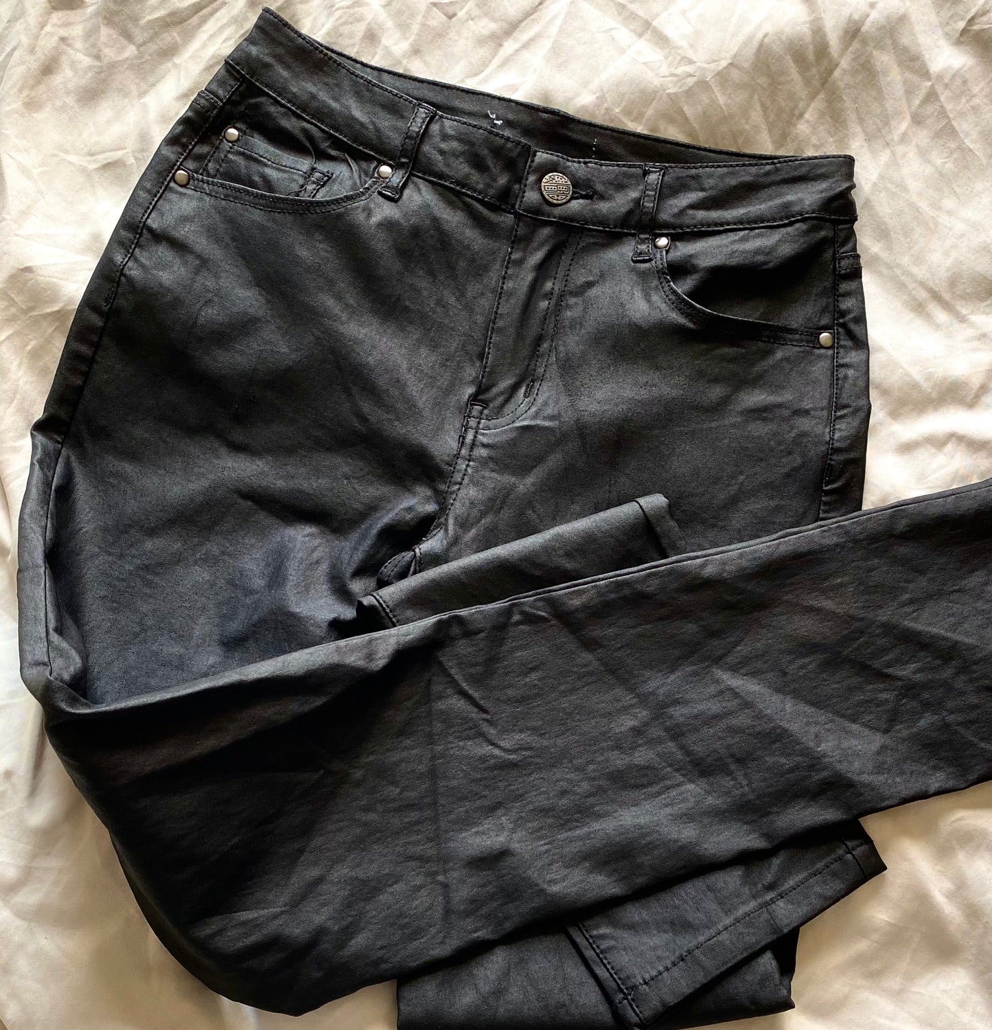 Pantalon simili droit — T. 36